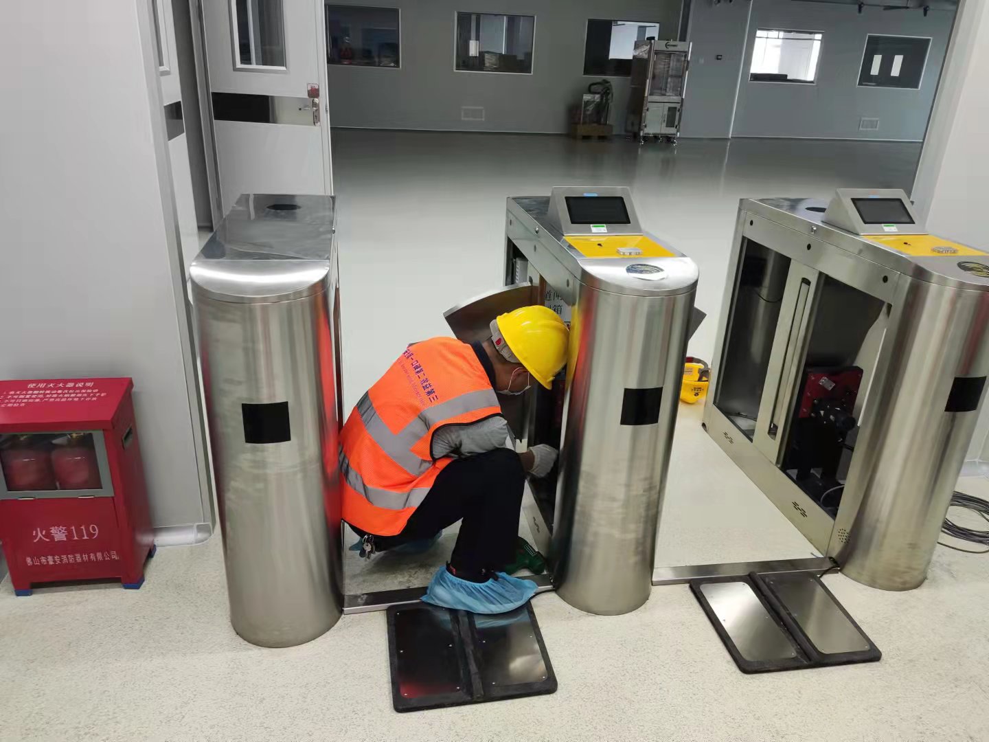 離子風(fēng)機(jī)|離子風(fēng)棒|靜電消除器|ESD門禁系統(tǒng)|HZR