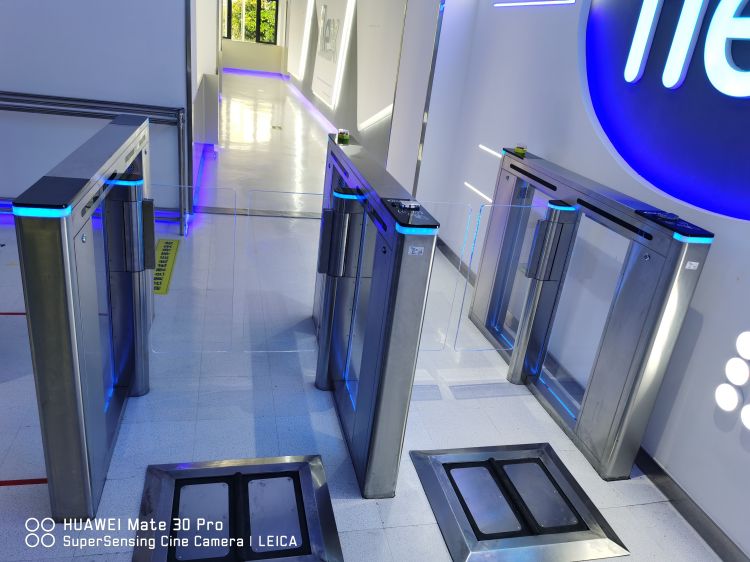 離子風(fēng)機(jī)|離子風(fēng)棒|靜電消除器|ESD門禁系統(tǒng)|HZR