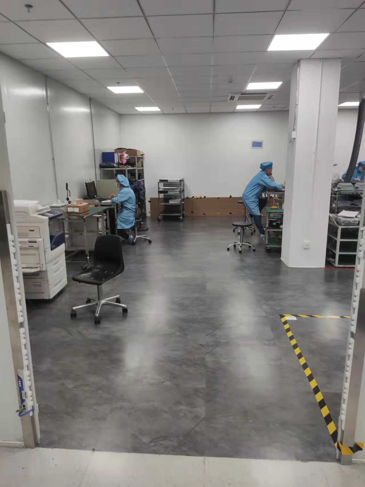 離子風(fēng)機(jī)|離子風(fēng)棒|靜電消除器|ESD門(mén)禁系統(tǒng)|HZR