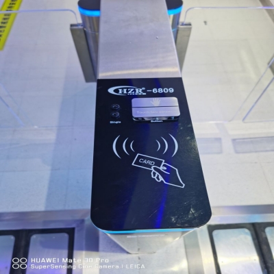 偉創(chuàng)力科技（蘇州）有限公司-HZR防靜電門禁系統(tǒng)速通門