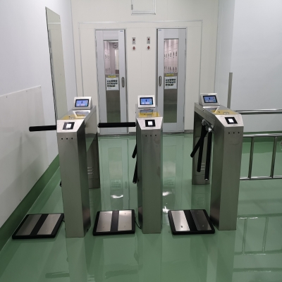 晶端顯示精密電子(蘇州)-二維碼識別三輥閘-ESD門禁系統(tǒng)